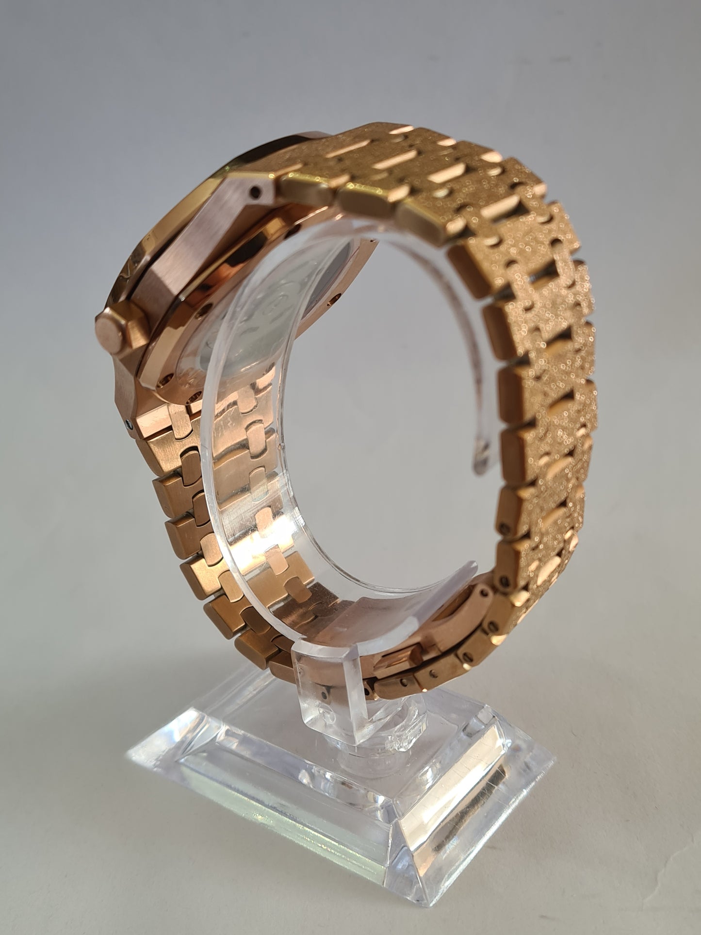 SeikOak – Frosted Rose Gold Black Dial, 42 mm