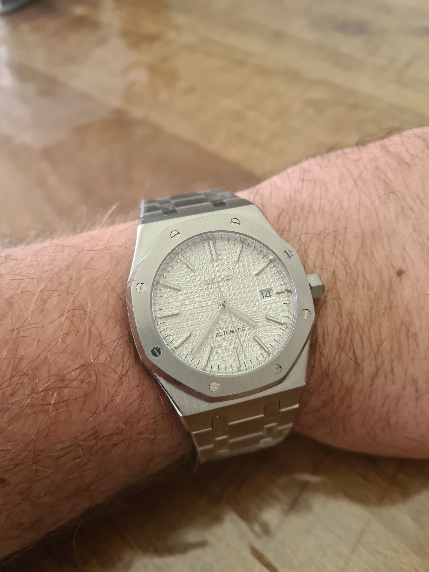 SeikOak – White Dial Steel 42 mm