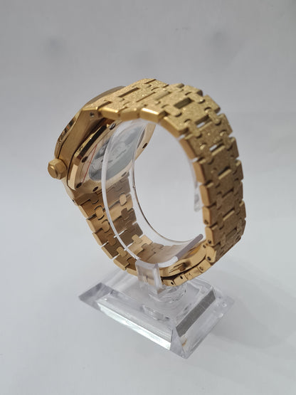 SeikOak – Frosted Gold Black Dial, 42 mm