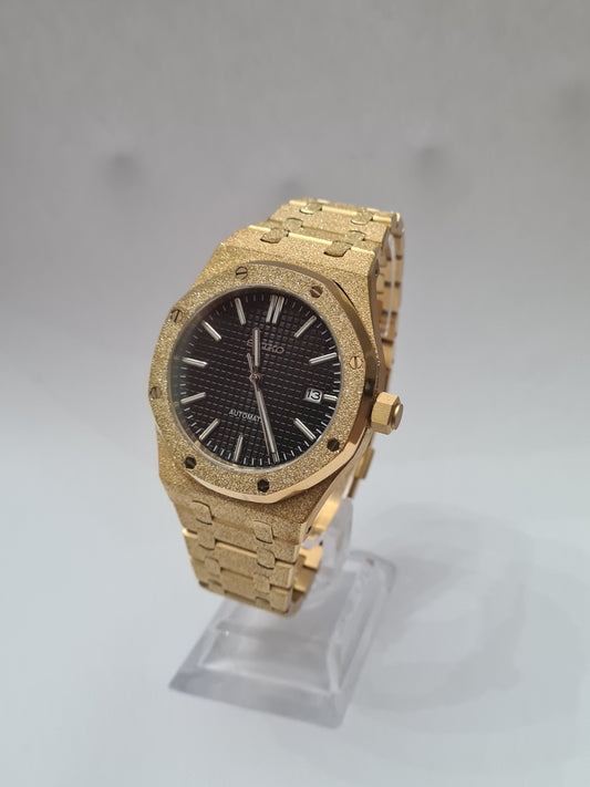 SeikOak – Frosted Gold Black Dial, 42 mm