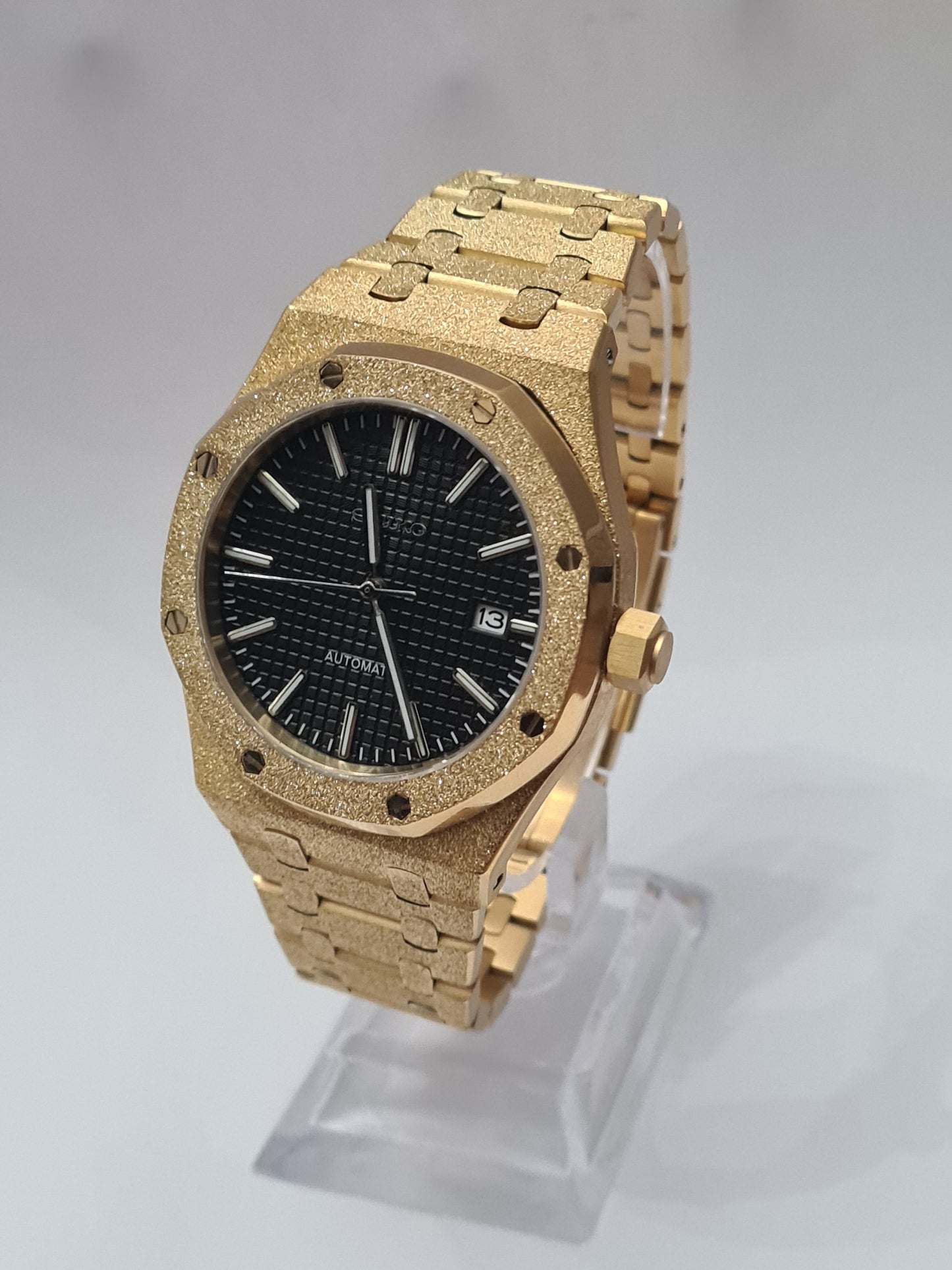 SeikOak – Frosted Gold Black Dial, 42 mm