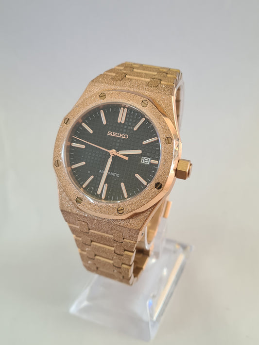 SeikOak – Frosted Rose Gold Black Dial, 42 mm