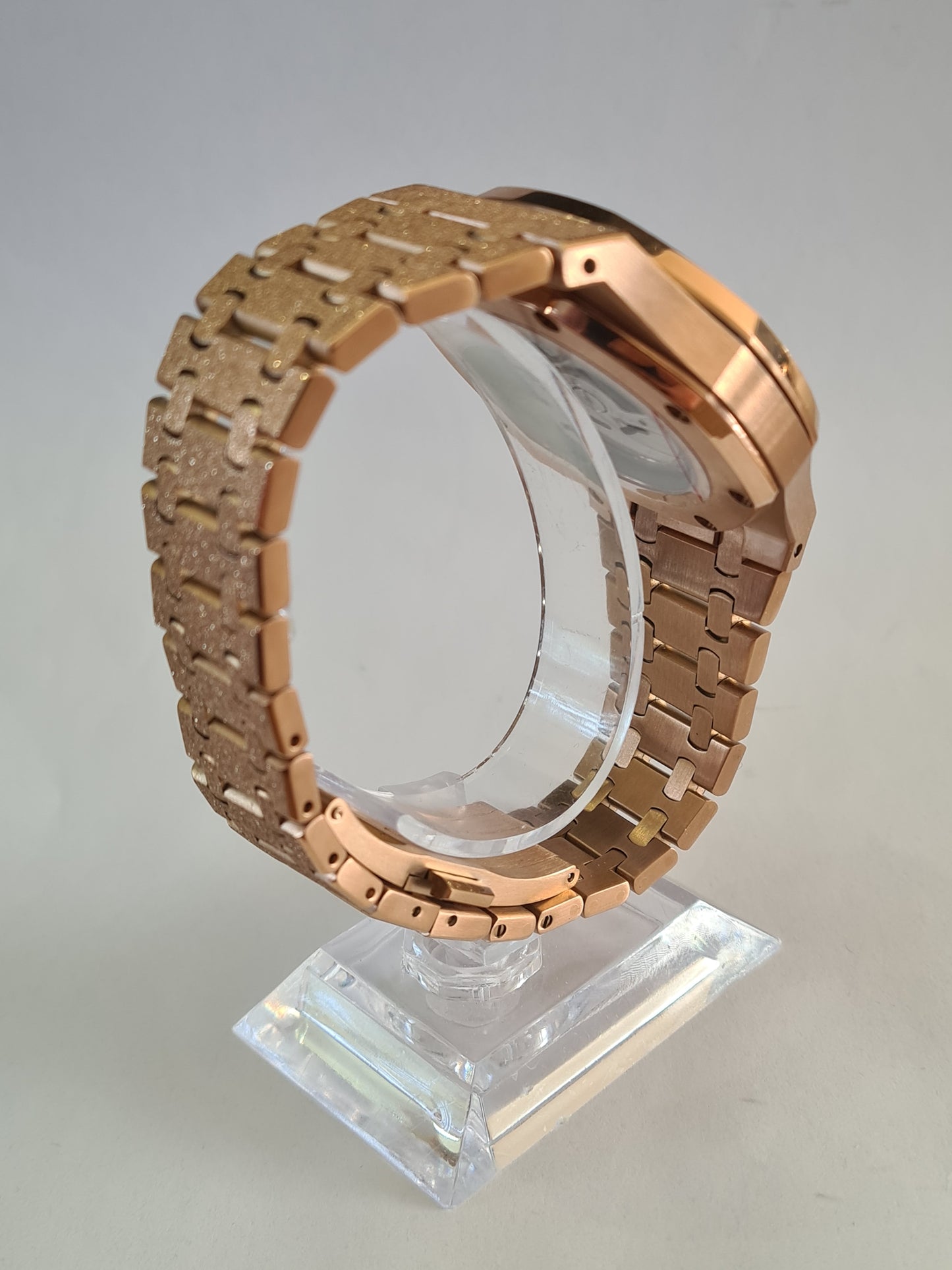 SeikOak – Frosted Rose Gold Black Dial, 42 mm