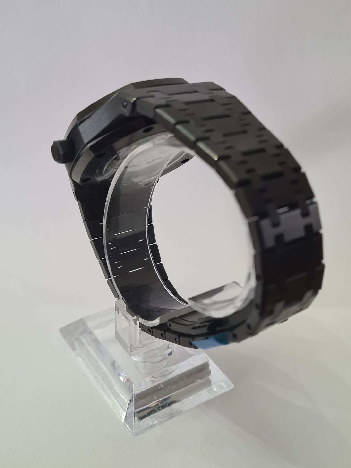 SeikOak – Red & Black Dial, Black Case 42 mm