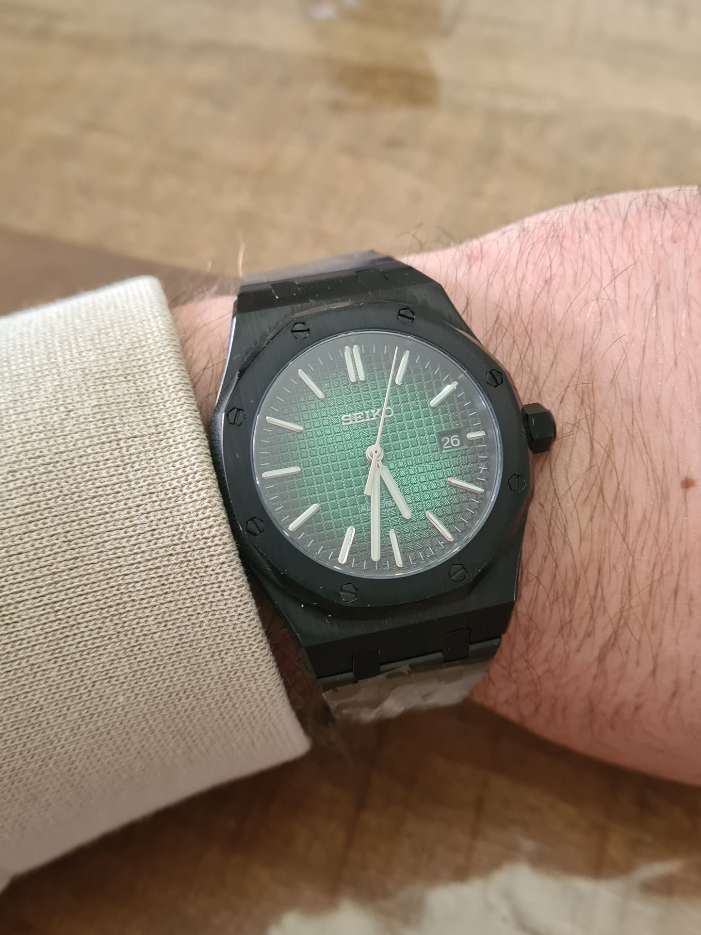 SeikOak – Green & Black Dial, Black Case 42 mm