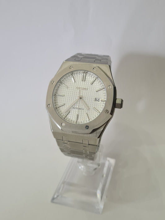 SeikOak – White Dial Steel 42 mm