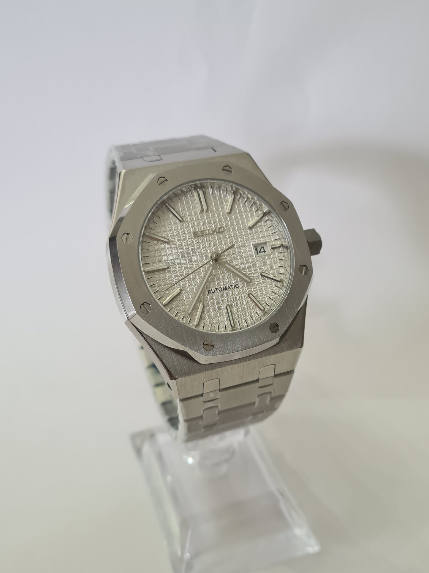 SeikOak – White Dial Steel 42 mm