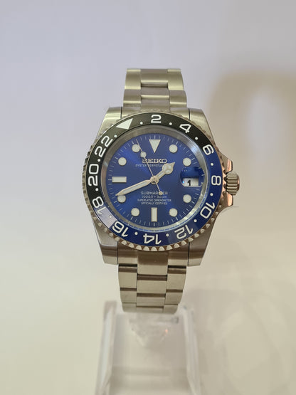 SeikGMT – Blue Dial, Silver Case 39 mm