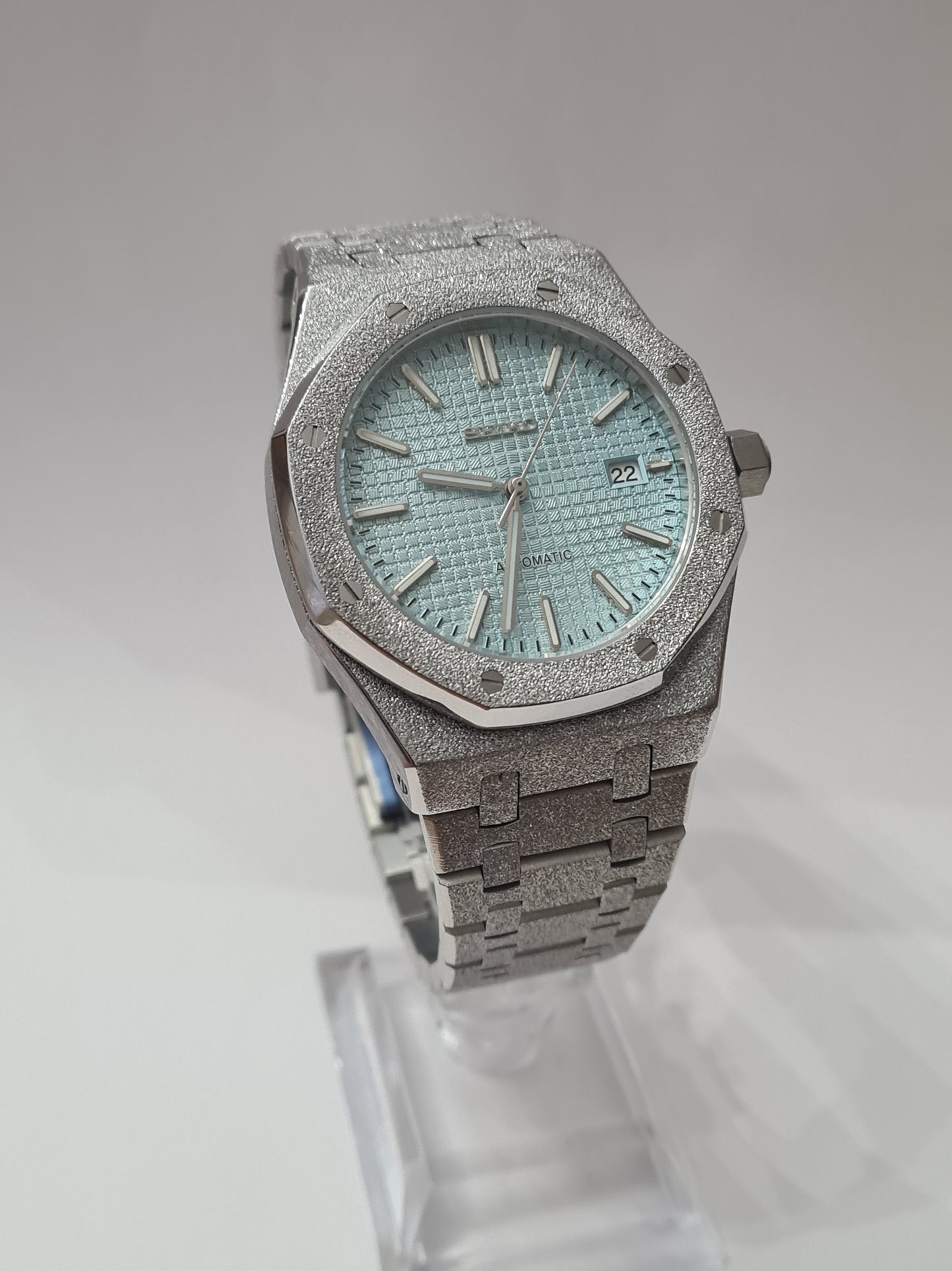 SeikOak – Light Blue Dial, Frosted Silver Case 42 mm