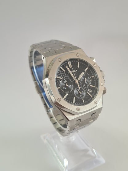 SeikOak – Black Dial, Silver Case 42 mm