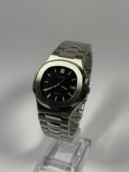 Seikautilus – Black Dial, Silver Case 39 mm