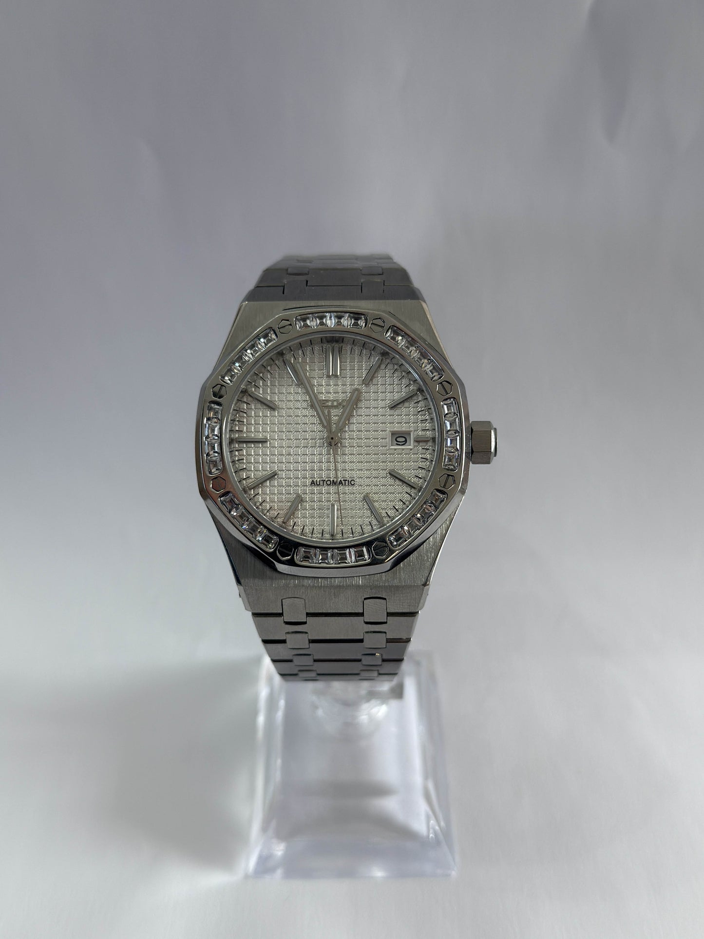 SeikOak – White Gemstone 42 mm