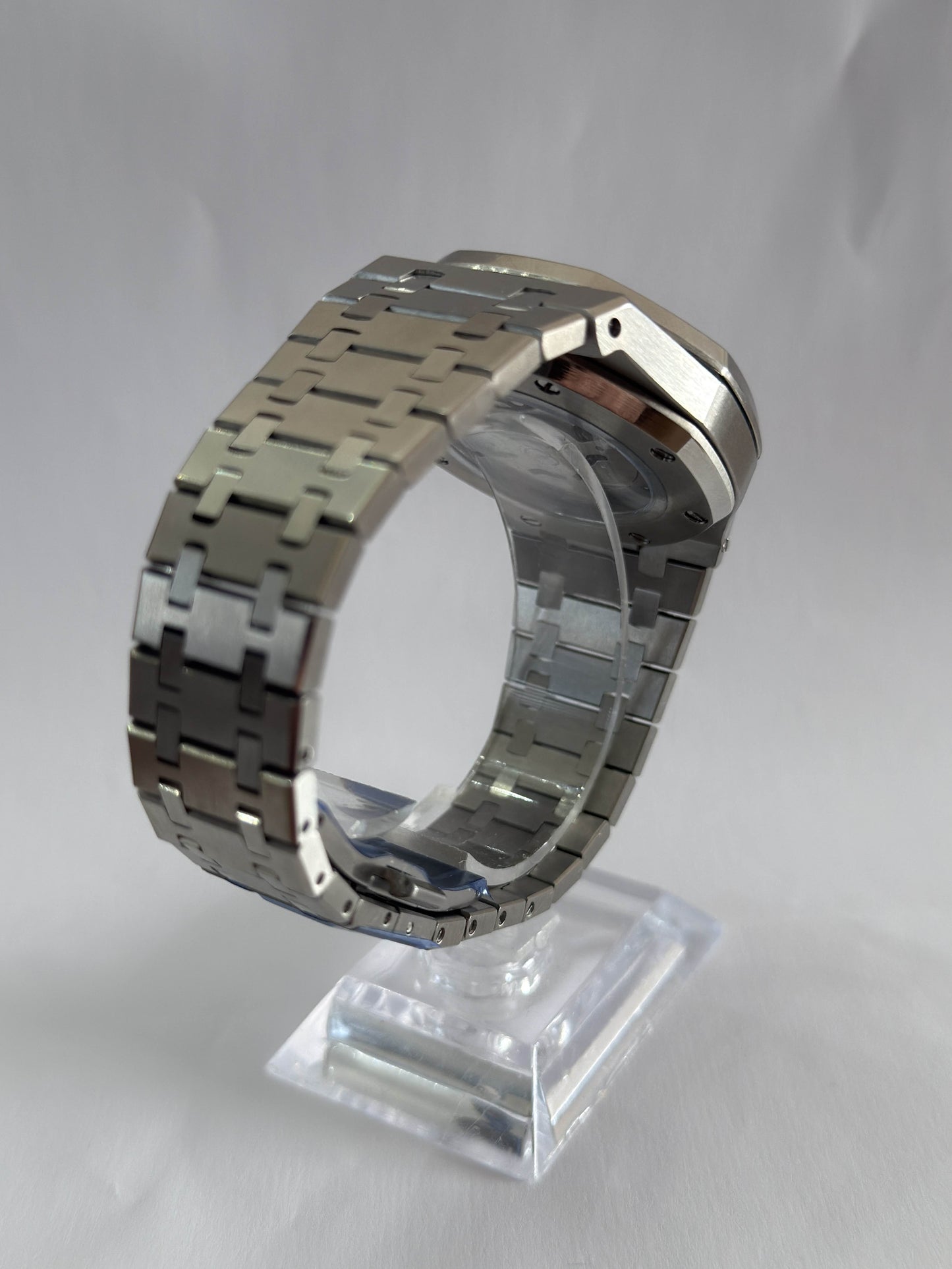 SeikOak – White Gemstone 42 mm