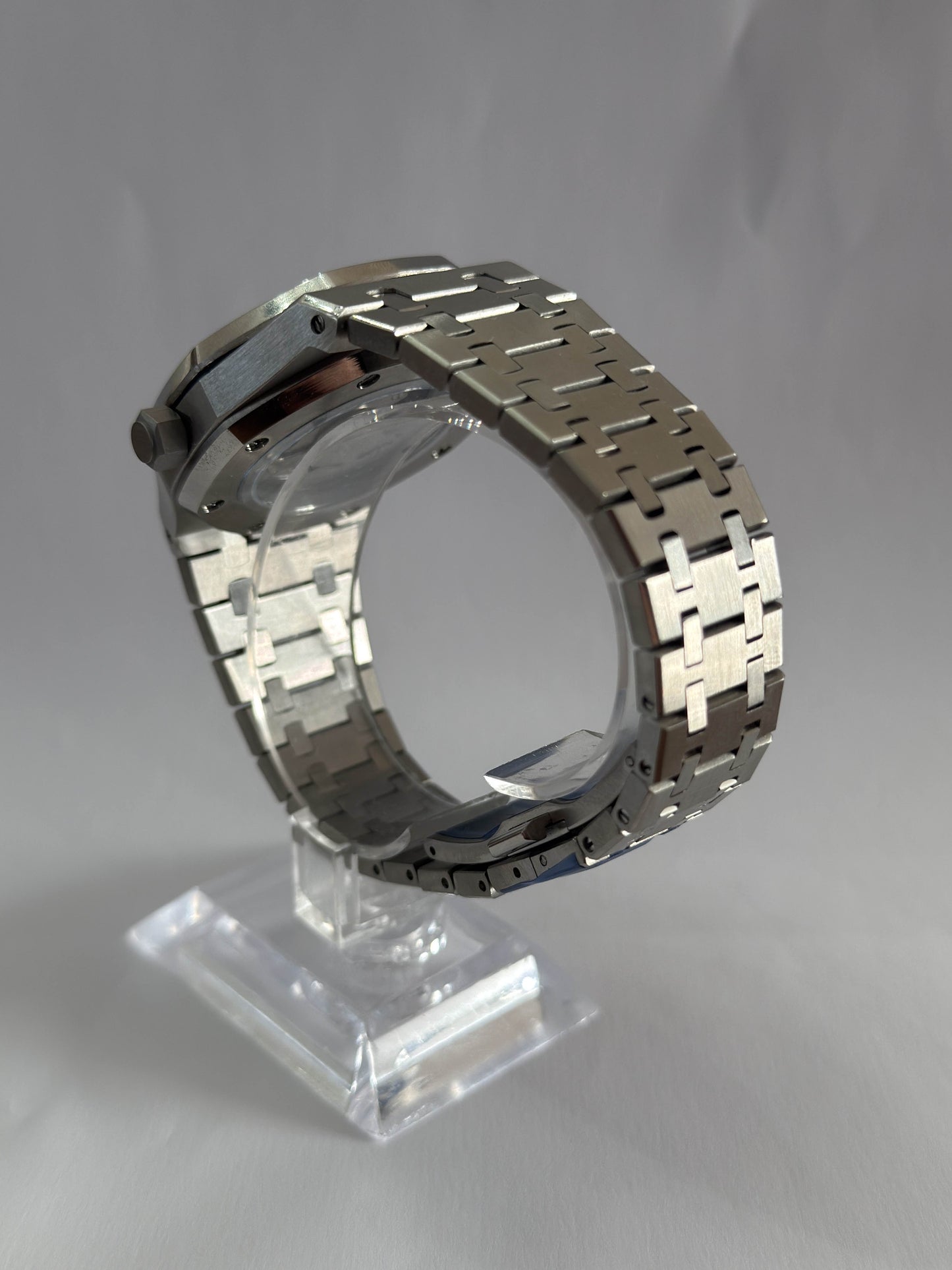 SeikOak – White Gemstone 42 mm